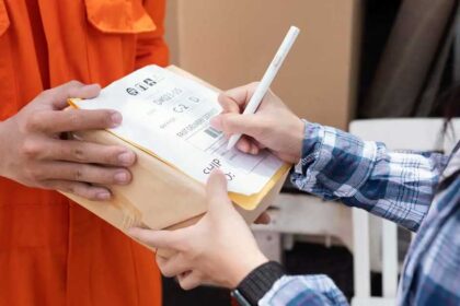 lacak kiriman pos dengan nama